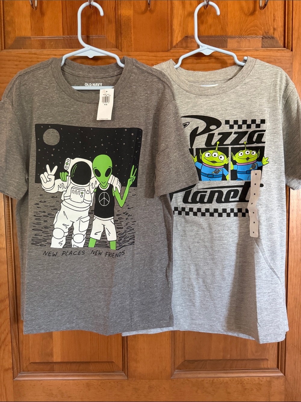 NWT gray short sleeve graphic tees, M/8